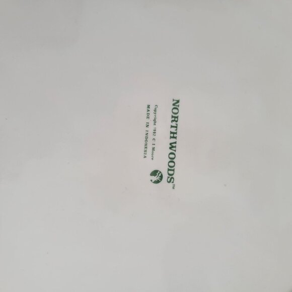 Christmas Northwoods Dinner Plate With Festive Red Hearts & Reindeer Design - Picture 4 of 4